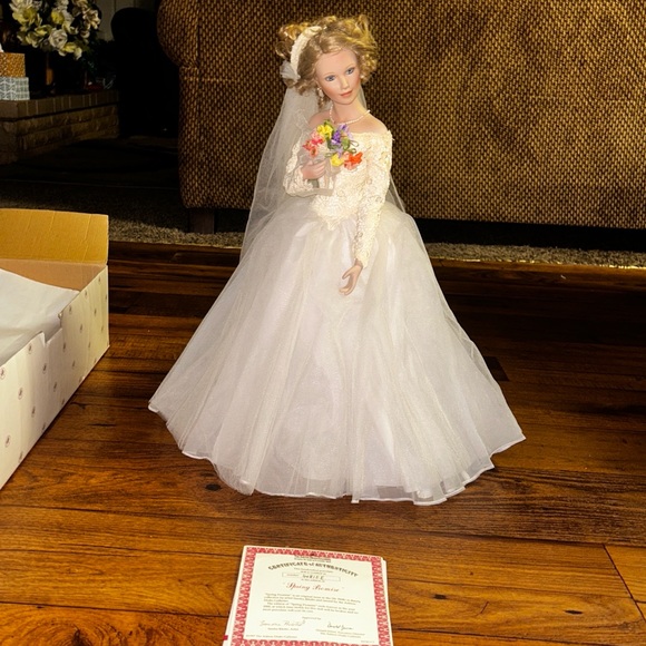 porcelain doll in wedding dress cute ashton drake Ashton-Drake Galleries Elizabeth's 1900's Wedding Dress Porcelain Doll 19"
